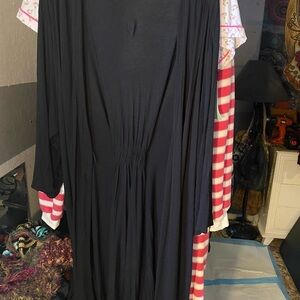 Ellen Tracy Black Long Sleeve Rayon Blend Lounging Robe